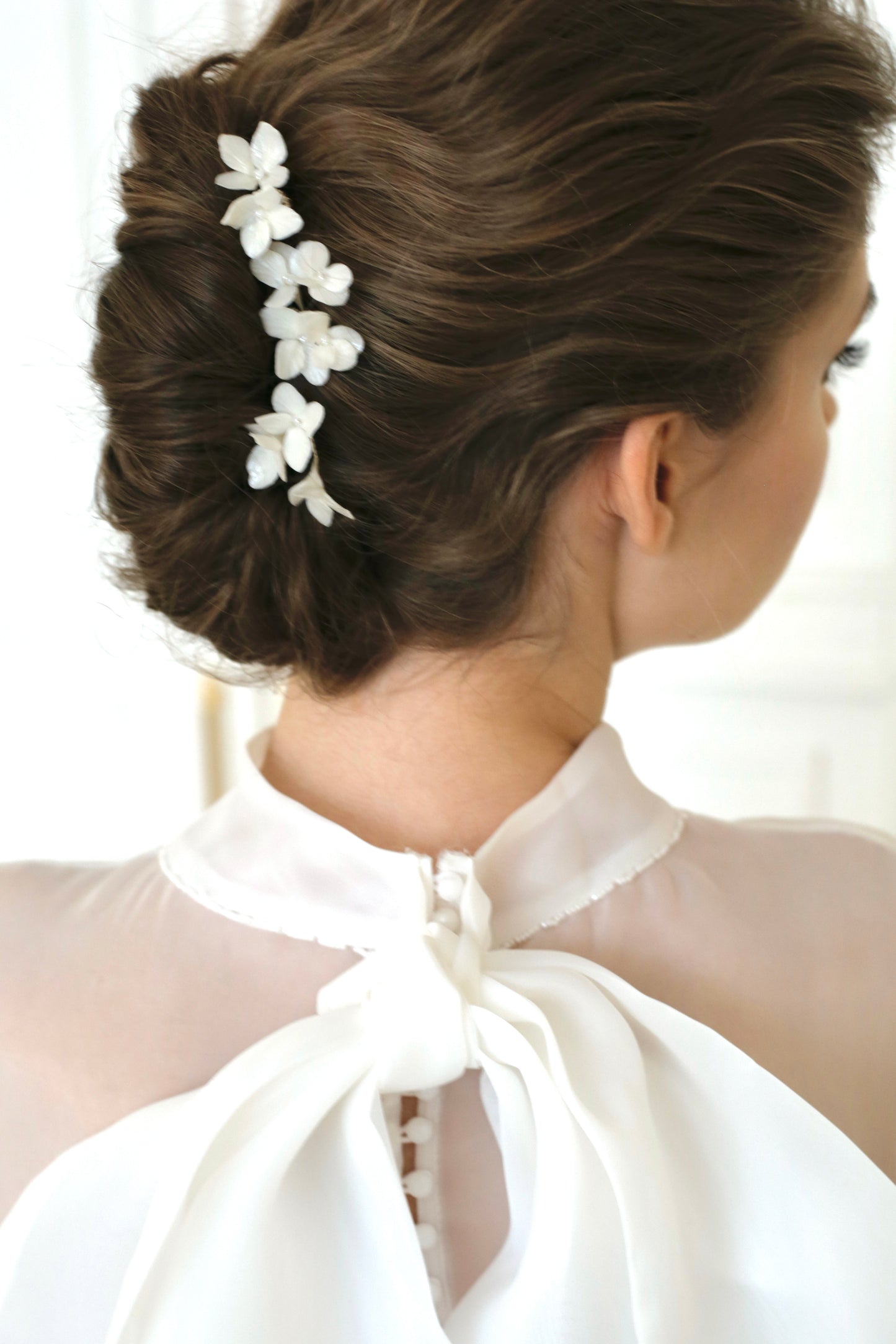 Wedding headpiece with flowers