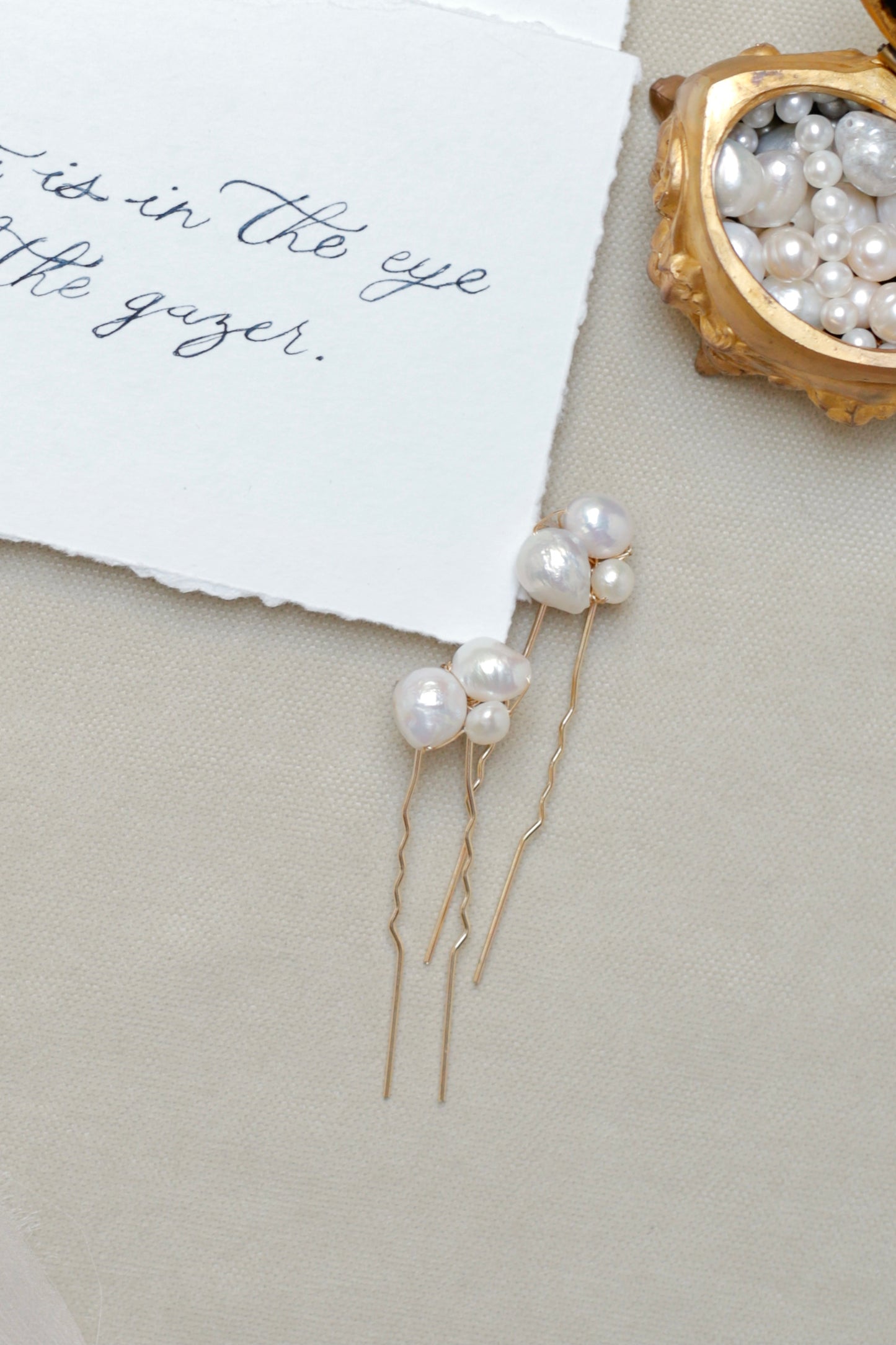 Simple classic wedding headpiece with pearls
