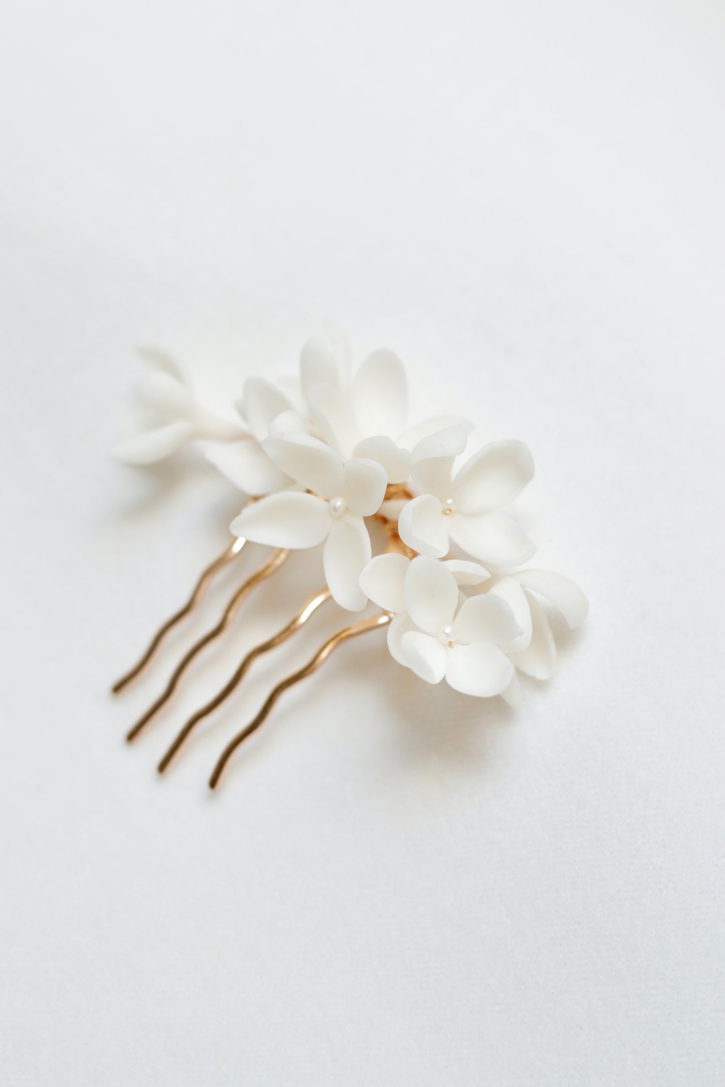 Floral combs and pins at JUKUL