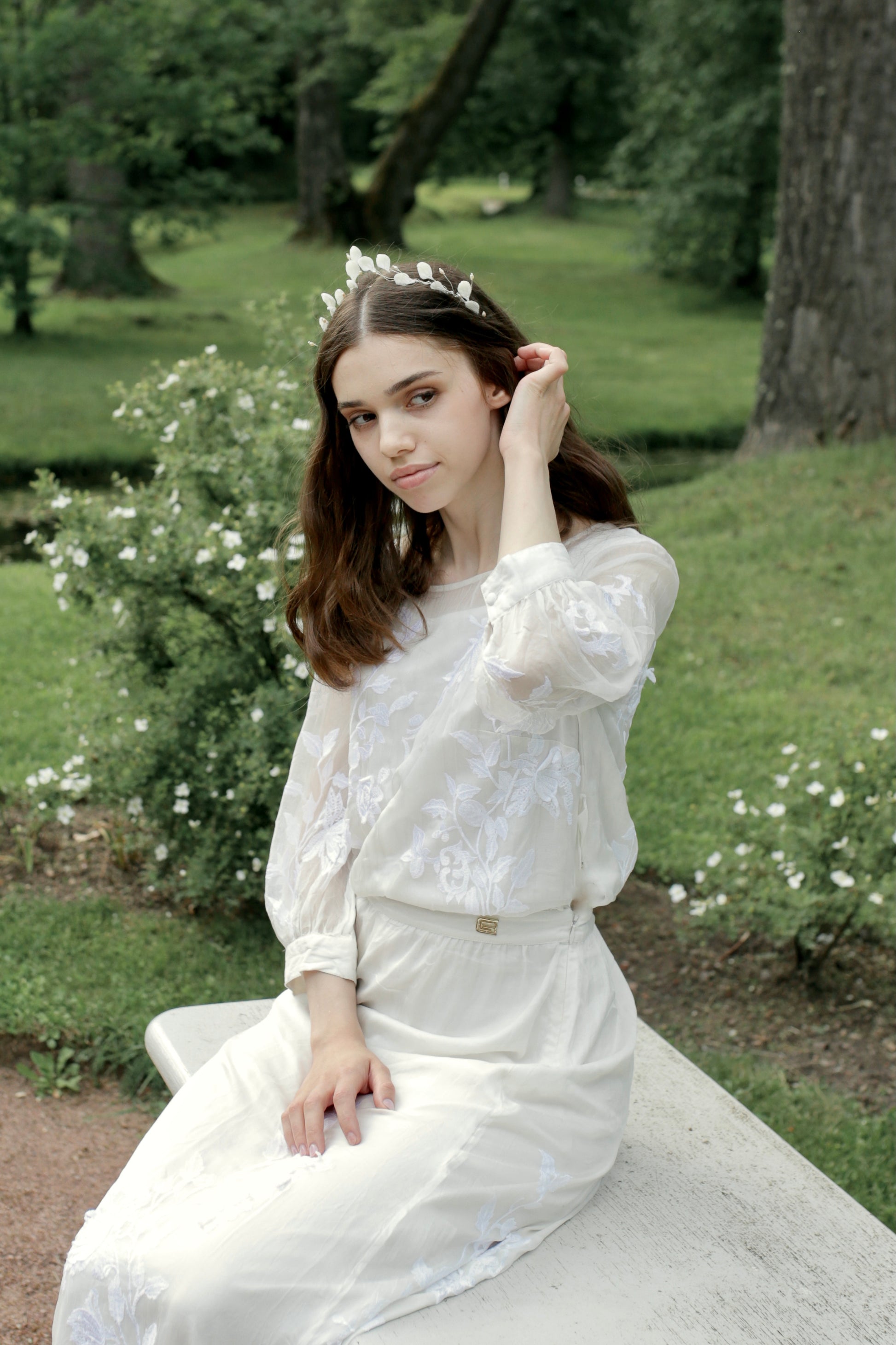 Bridal hair jewelry with pearls