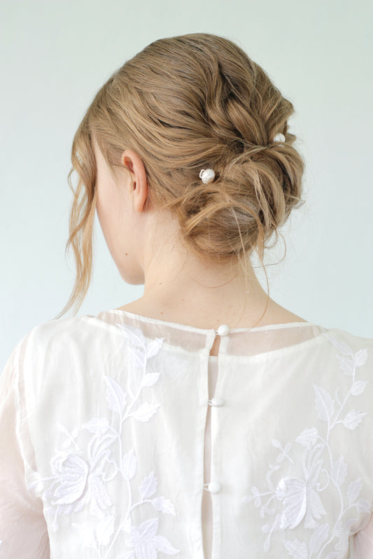 Freshwater pearl hair pin for wedding hairstyle