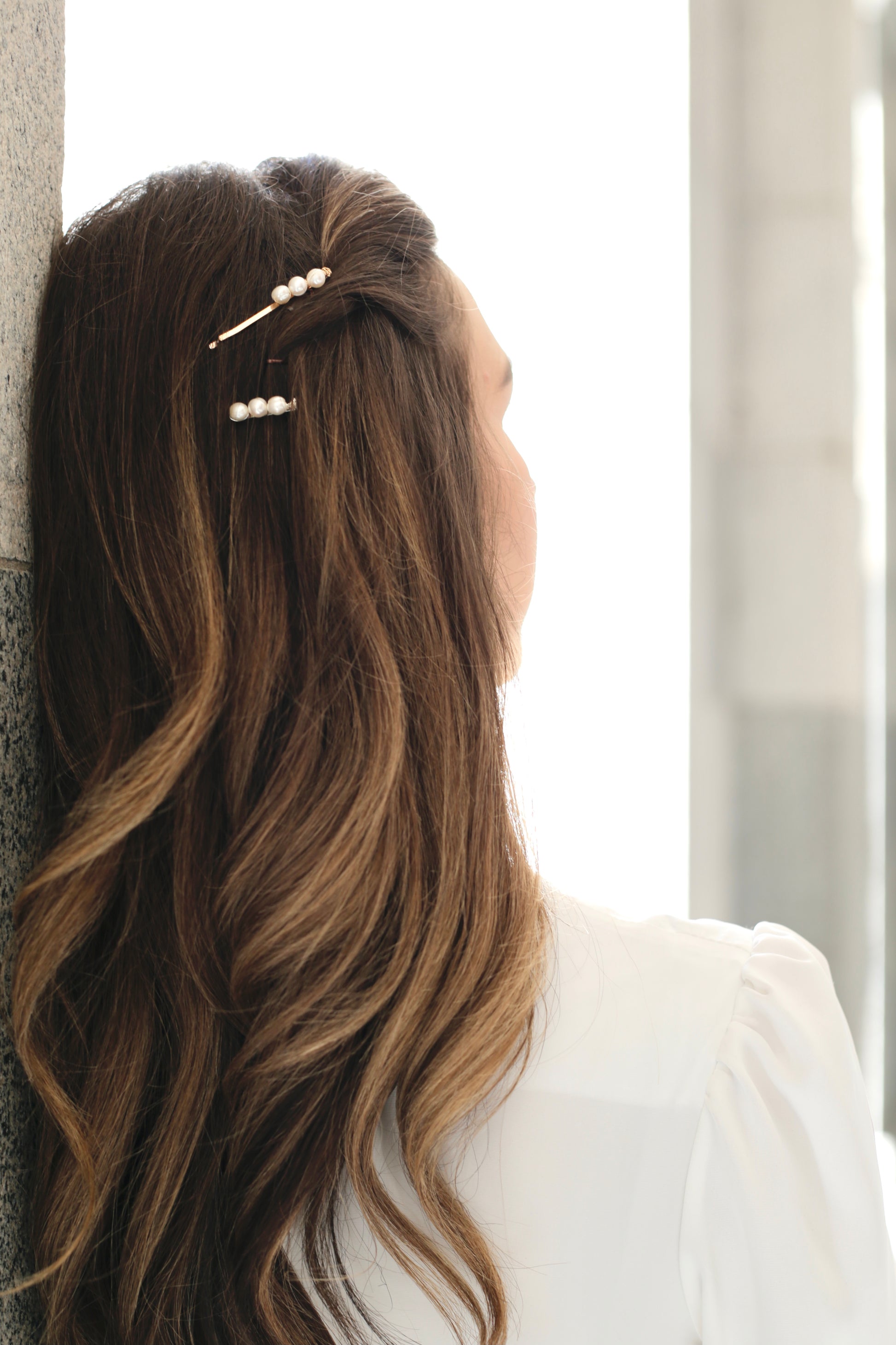 Bridal hair jewelry with pearls