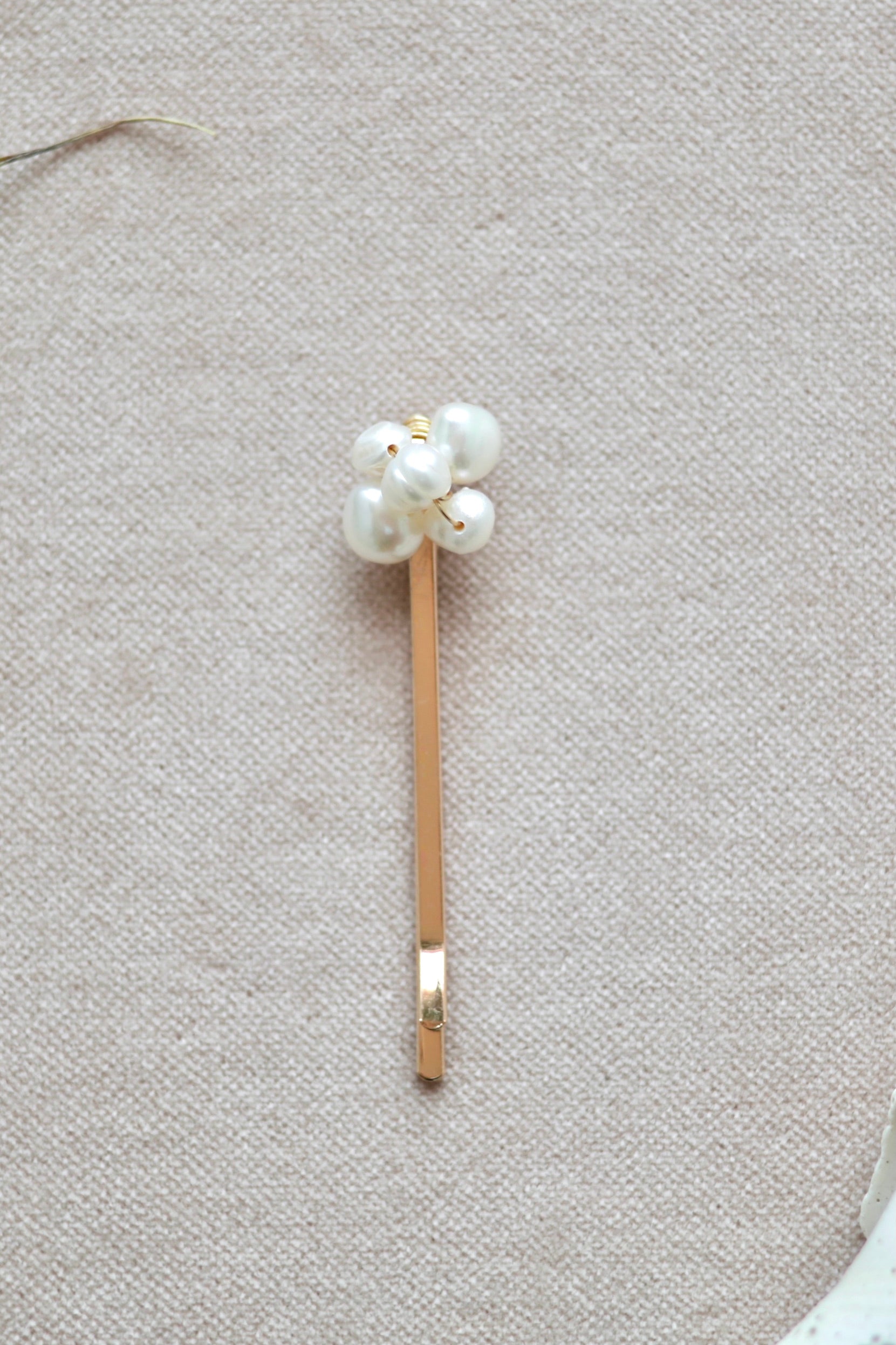 Natural freshwater pearls for hair