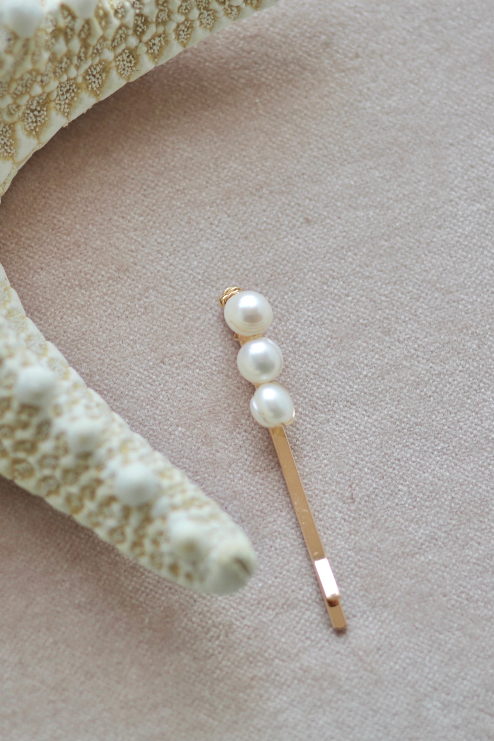 Pearl bobby pin for wedding hairstyle